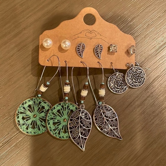 Brand new earring set boho style​​​​​​​​ - Picture 2 of 4